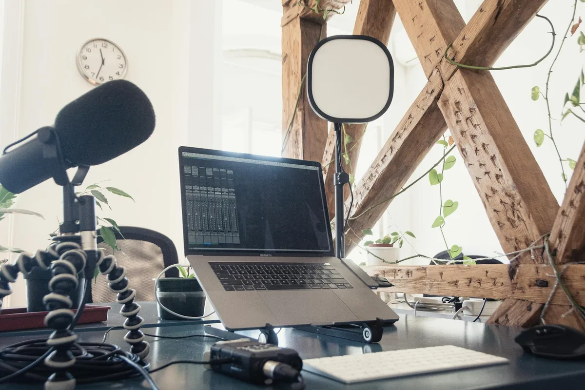 Side hustle ideas reddit — digital products you can sell online including Notion templates and printable planners